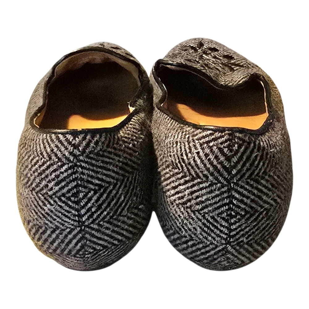 Clarks Black Patterned Embroidered Slip-On Flats - Picture 3 of 5